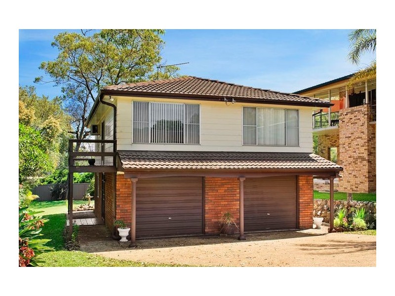 17 Bolton Point Road, Bolton Point NSW 2283