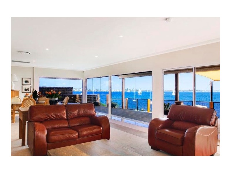 156 Ross Street, Belmont NSW 2280