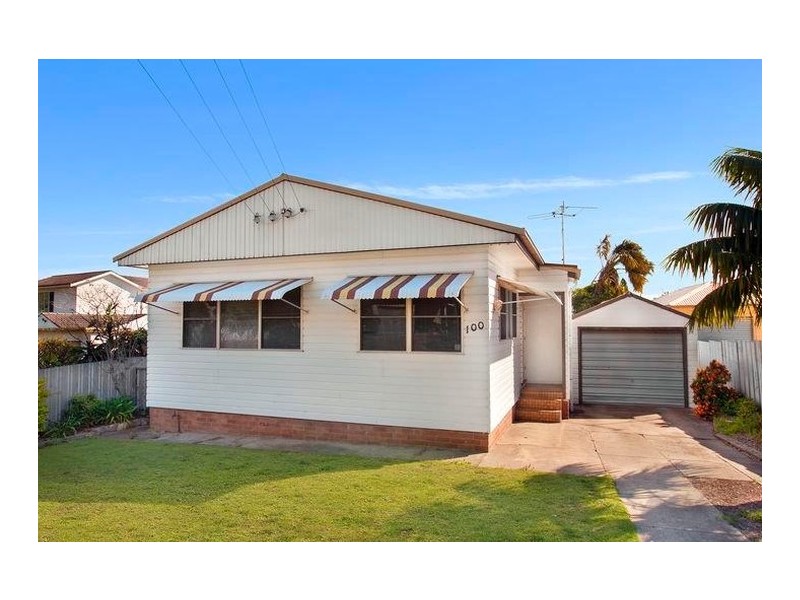 100 Berkeley Street, Speers Point NSW 2284