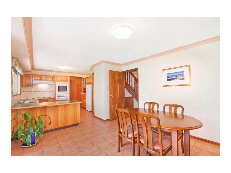 5 Caves Court, Caves Beach NSW 2281