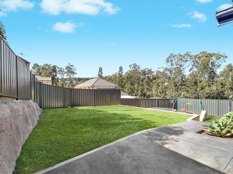 7 Ceylon Close, Cameron Park NSW 2285