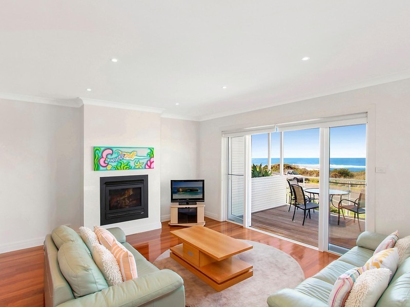 152B Caves Beach Road, Caves Beach NSW 2281