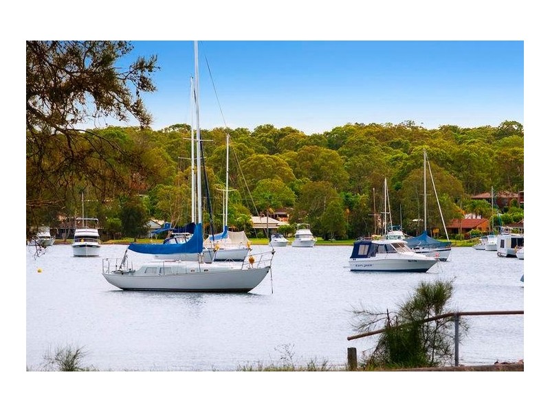 185 Bay Road, Bolton Point NSW 2283