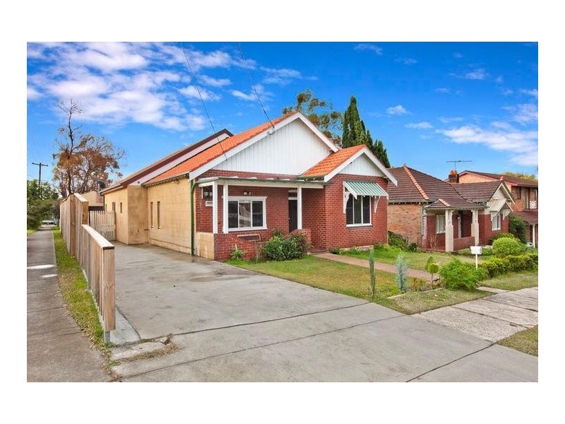 2 Lyndhurst Street, Gladesville NSW 2111