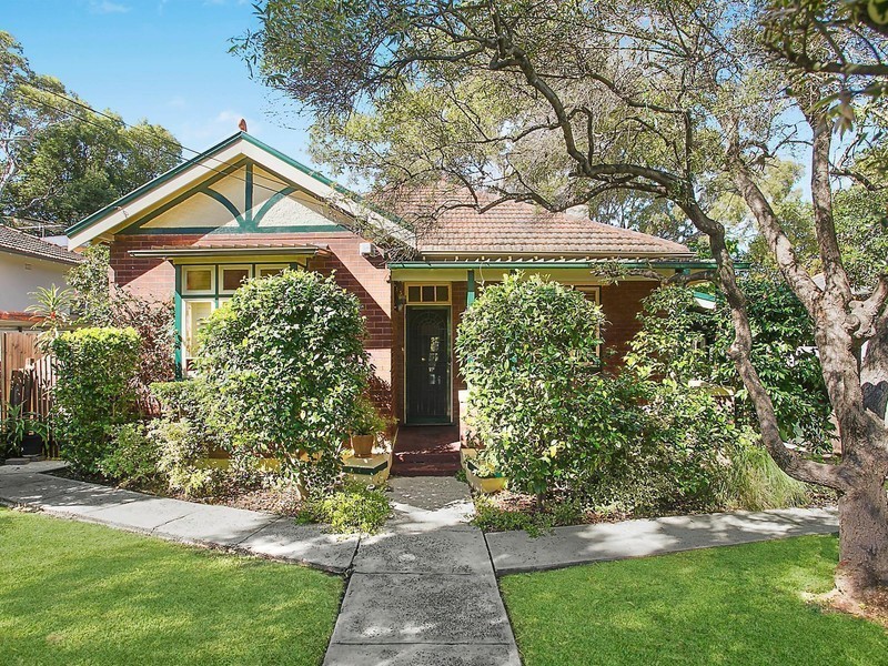 11 Hillcrest Avenue, Gladesville NSW 2111