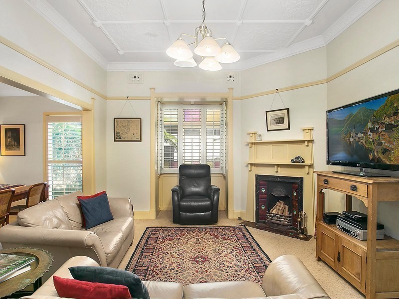 11 Hillcrest Avenue, Gladesville NSW 2111