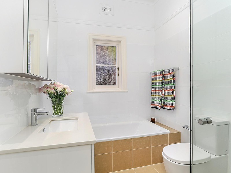 28 Hillcrest Avenue, Gladesville NSW 2111