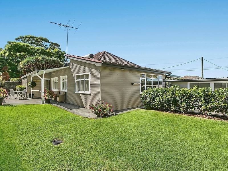 4 Moorefield Avenue, Hunters Hill NSW 2110