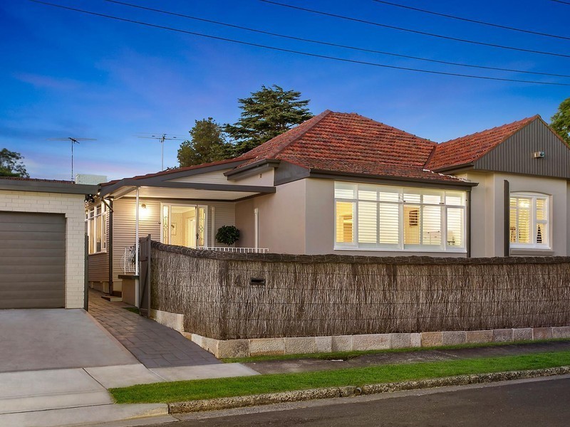 4 Moorefield Avenue, Hunters Hill NSW 2110