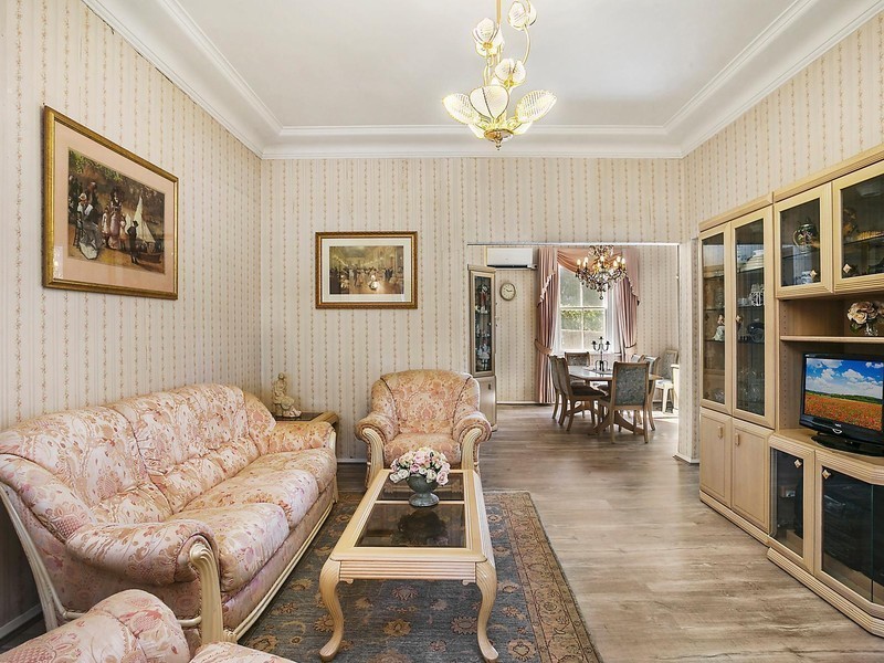 4 Moorefield Avenue, Hunters Hill NSW 2110