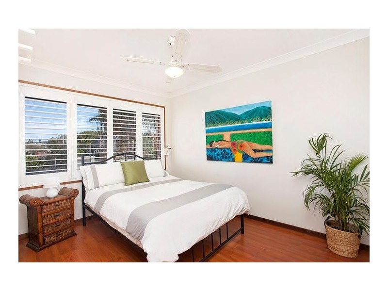 21 Griffin Road, North Curl Curl NSW 2099