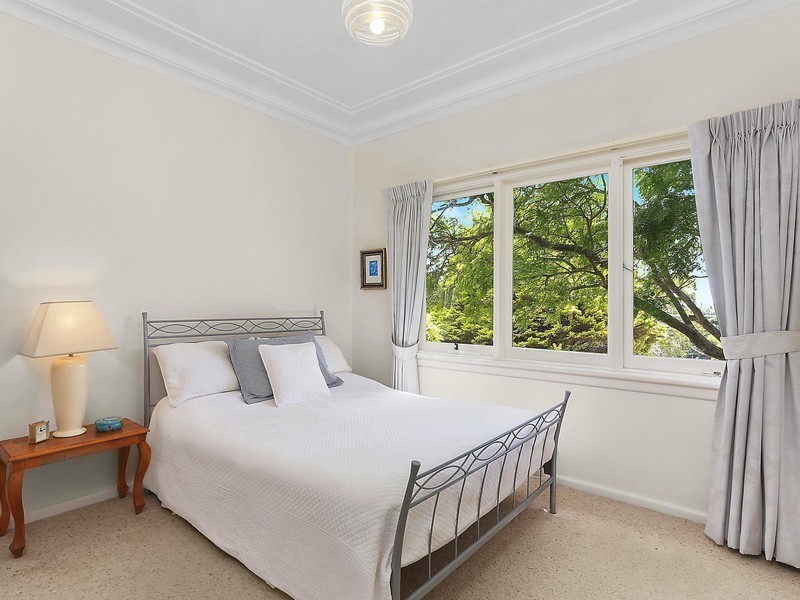 1 Iluka Avenue, Elanora Heights NSW 2101