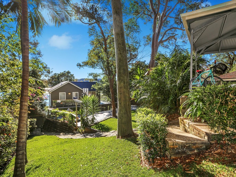 8 Paradise Avenue, Avalon Beach NSW 2107
