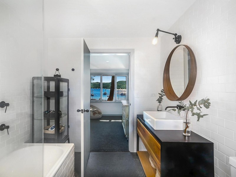 8 Paradise Avenue, Avalon Beach NSW 2107