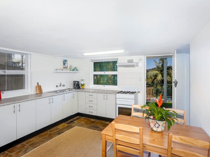 84 Whale Beach Road, Avalon Beach NSW 2107