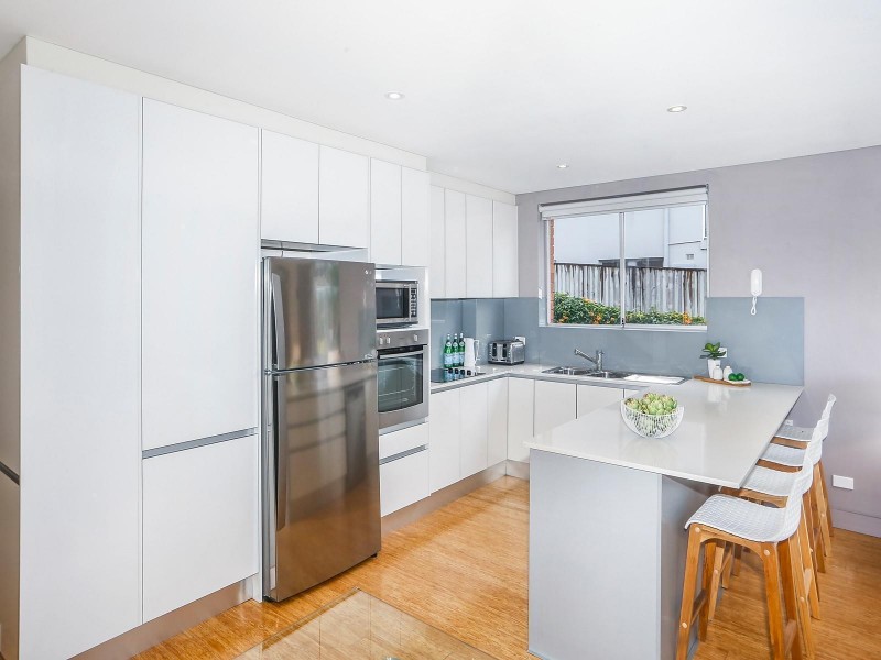 2/12 Seaview Avenue, Newport NSW 2106