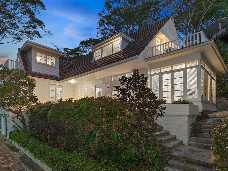 19 Kananook Avenue, Bayview NSW 2104