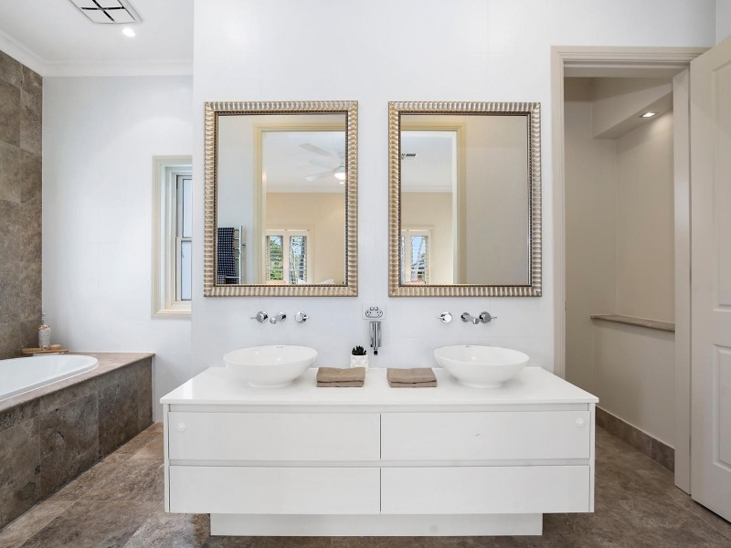 1 Gerroa Avenue, Bayview NSW 2104