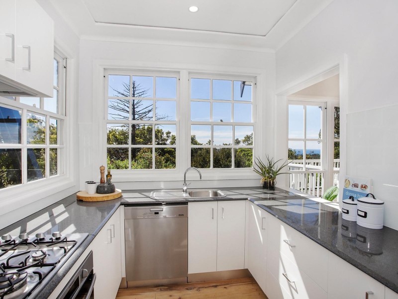 16 Plateau Road, Avalon Beach NSW 2107