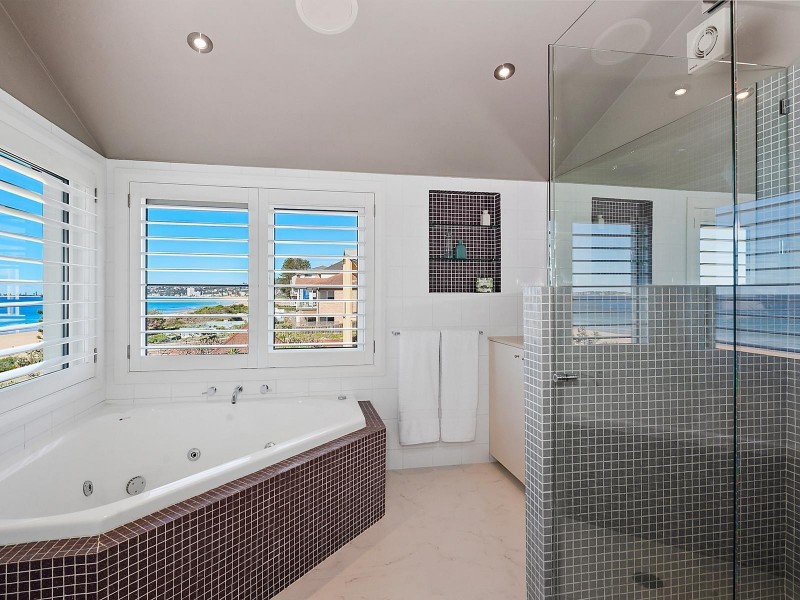 1 Emerald Street, Narrabeen NSW 2101