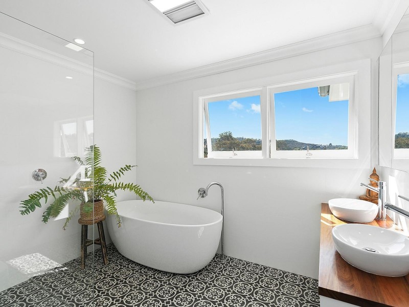 123 Queens Parade East, Newport NSW 2106