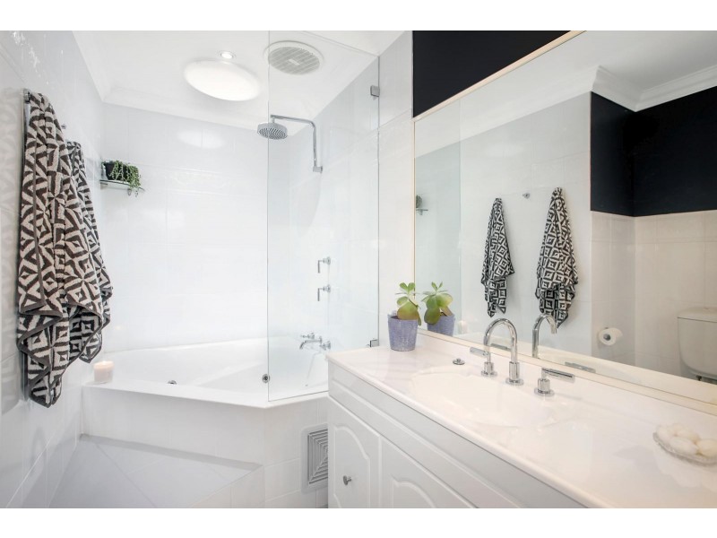 2/8-10 The Crescent, Avalon Beach NSW 2107