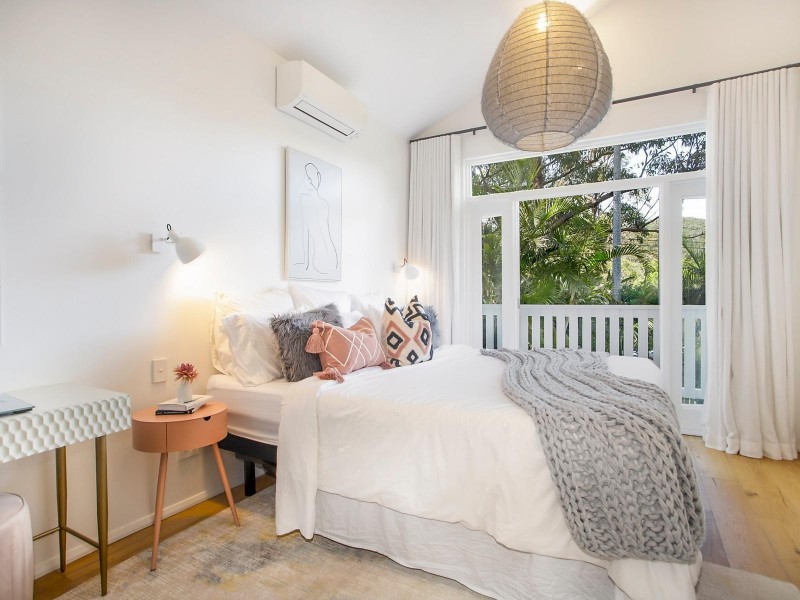 64 Dolphin Crescent, Avalon Beach NSW 2107