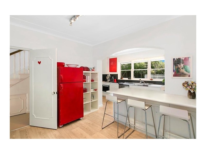 27 Sugarloaf Crescent, Castlecrag NSW 2068