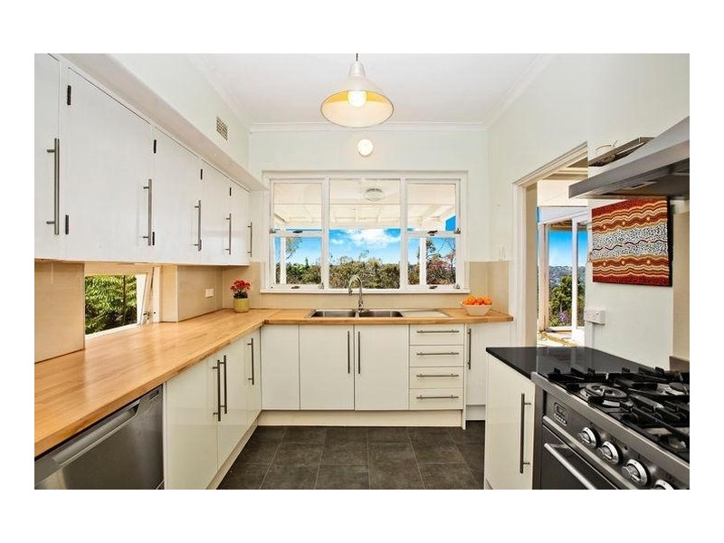 31 Heights Crescent, Middle Cove NSW 2068