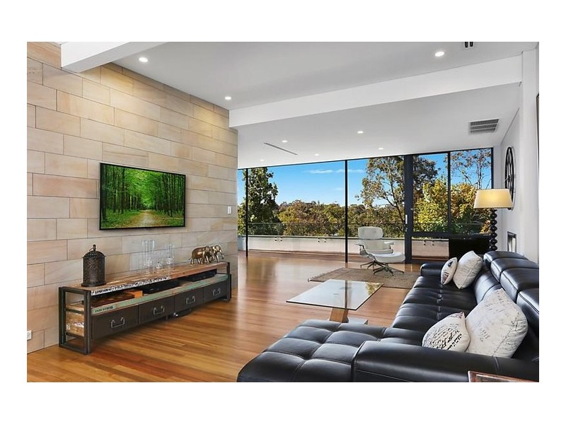 14 Sunnyside Crescent, Castlecrag NSW 2068