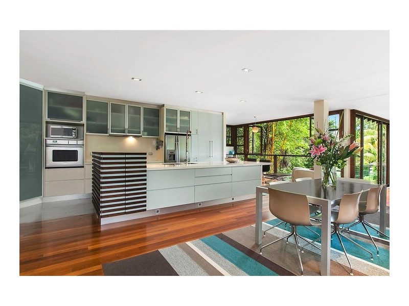 6 Sugarloaf Crescent, Castlecrag NSW 2068