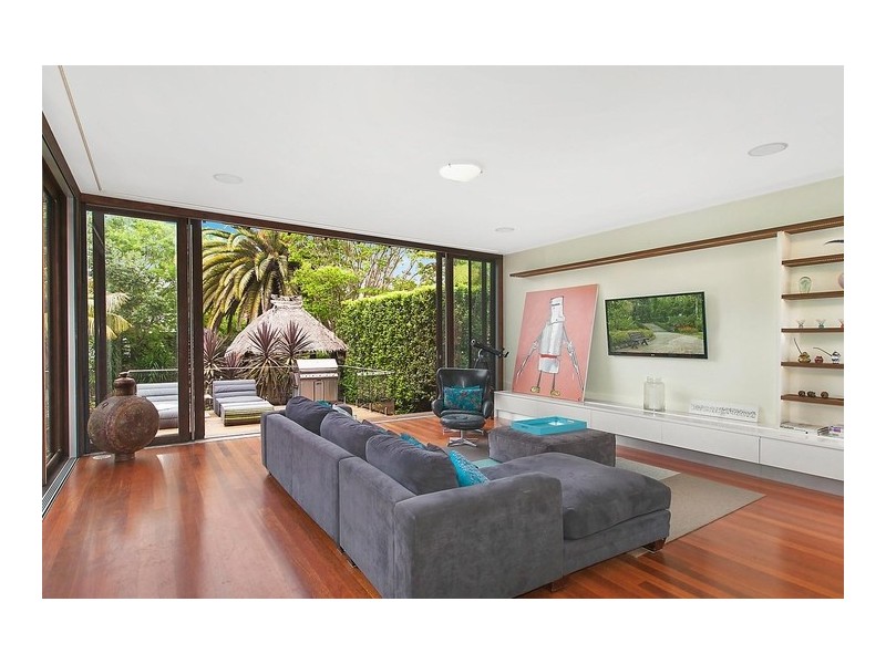 6 Sugarloaf Crescent, Castlecrag NSW 2068