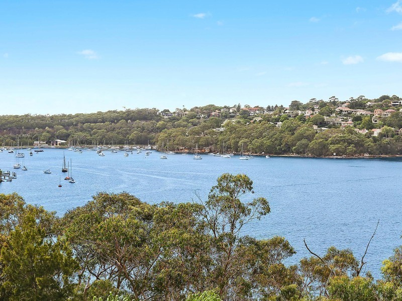 15 Cheyne Walk, Castlecrag NSW 2068