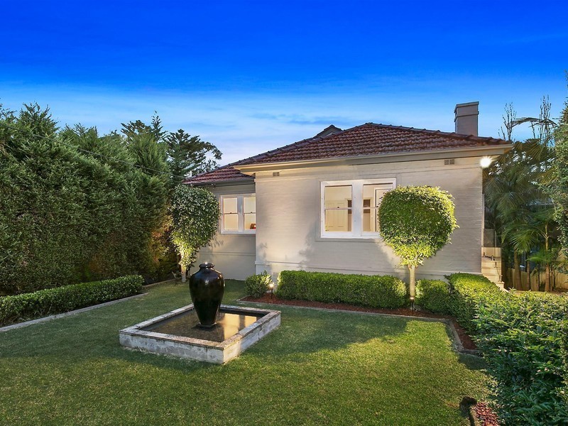 40 Sugarloaf Crescent, Castlecrag NSW 2068