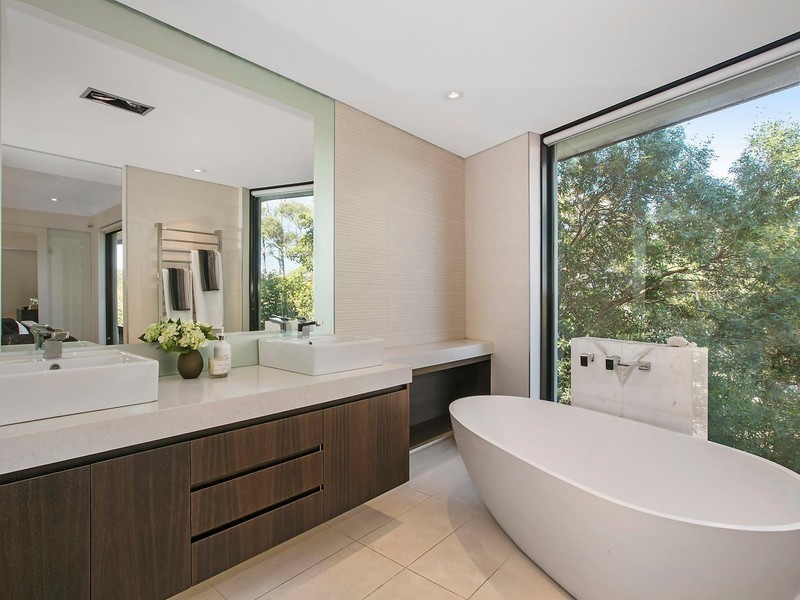 1 The Barricade, Castlecrag NSW 2068