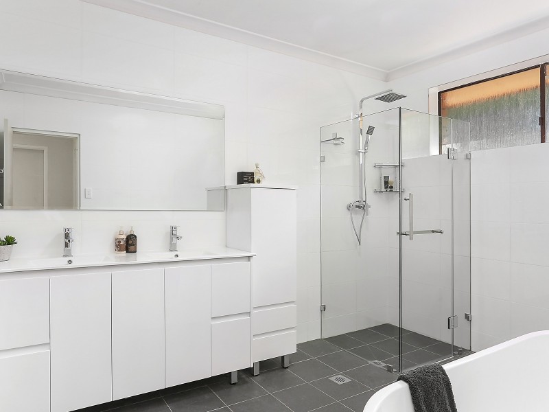 17 Emerstan Drive, Castle Cove NSW 2069