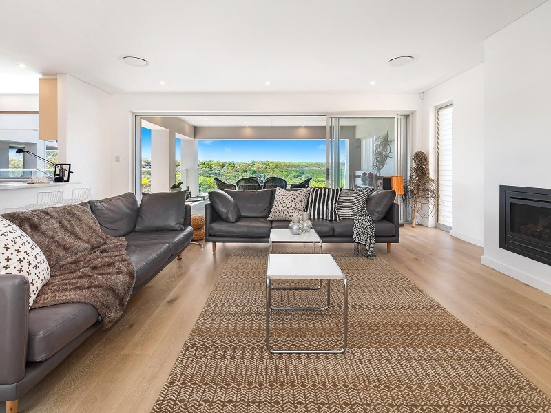 17 Cammaray Road, Castle Cove NSW 2069