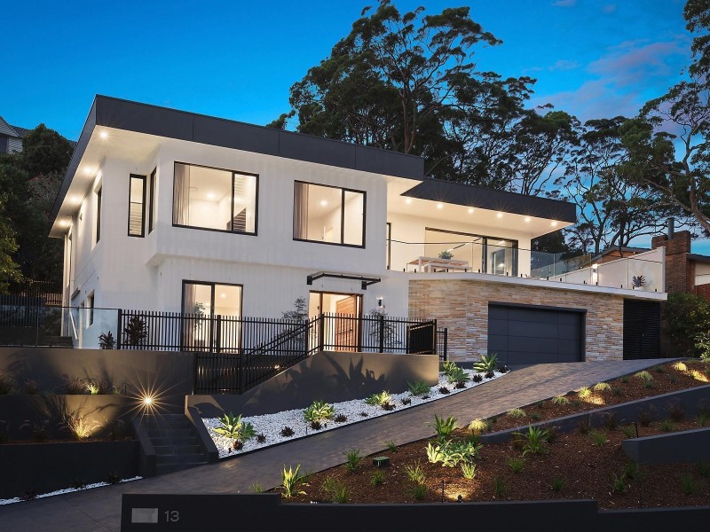 13 Cheyne Walk, Castlecrag NSW 2068