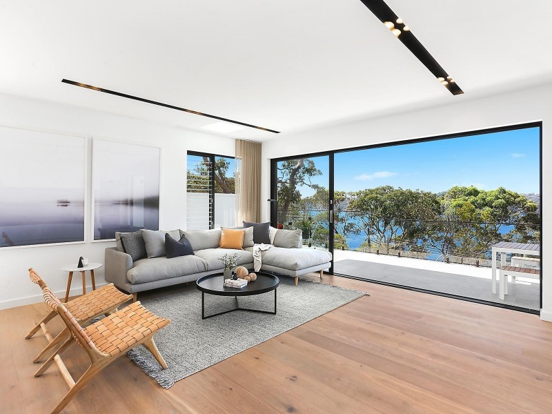 13 Cheyne Walk, Castlecrag NSW 2068