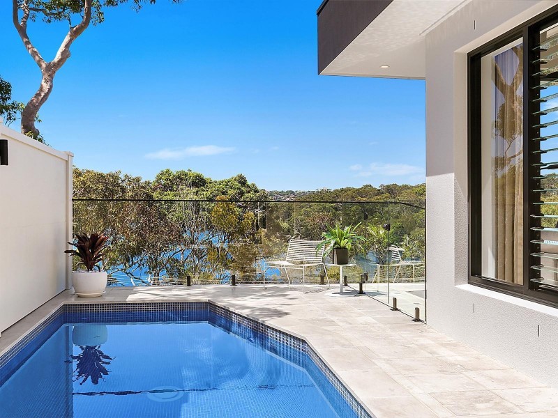 13 Cheyne Walk, Castlecrag NSW 2068