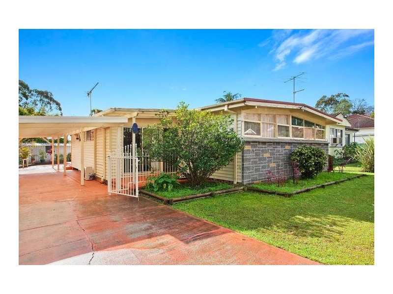 25 Kinarra Avenue, Wyoming NSW 2250