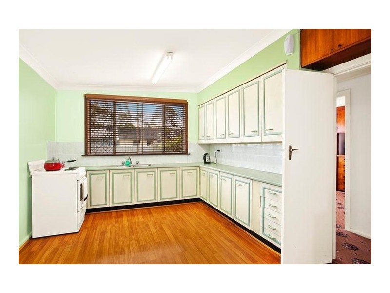 25 Kinarra Avenue, Wyoming NSW 2250