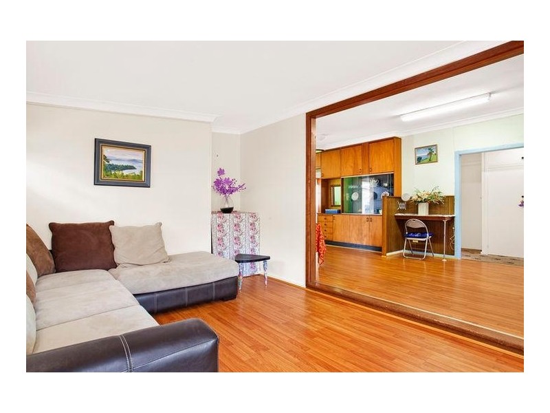 25 Kinarra Avenue, Wyoming NSW 2250