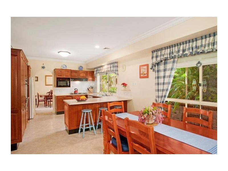 1 Oxley Place, Point Clare NSW 2250