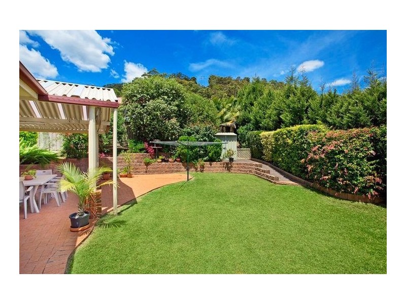 1 Oxley Place, Point Clare NSW 2250