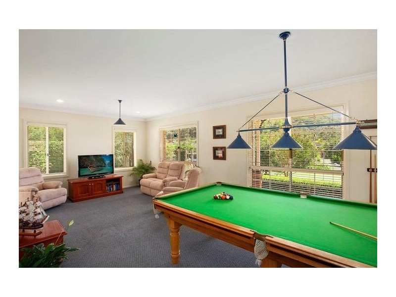 1 Oxley Place, Point Clare NSW 2250