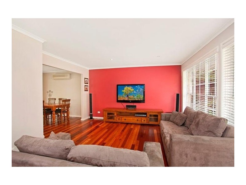 17 Mindaree Avenue, Wyoming NSW 2250