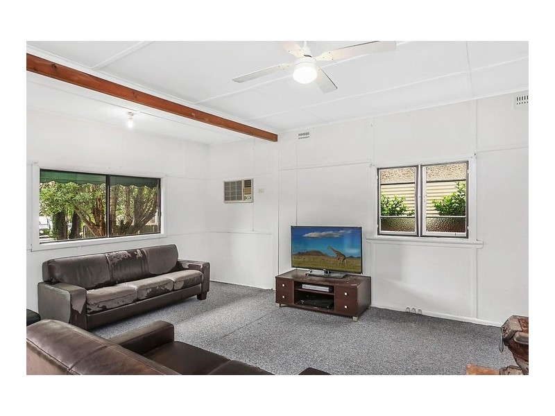 250 Henry Parry Drive, Wyoming NSW 2250