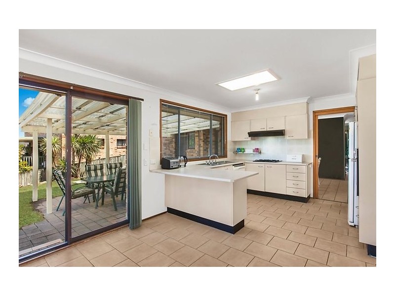 6 Treeline Close, Narara NSW 2250