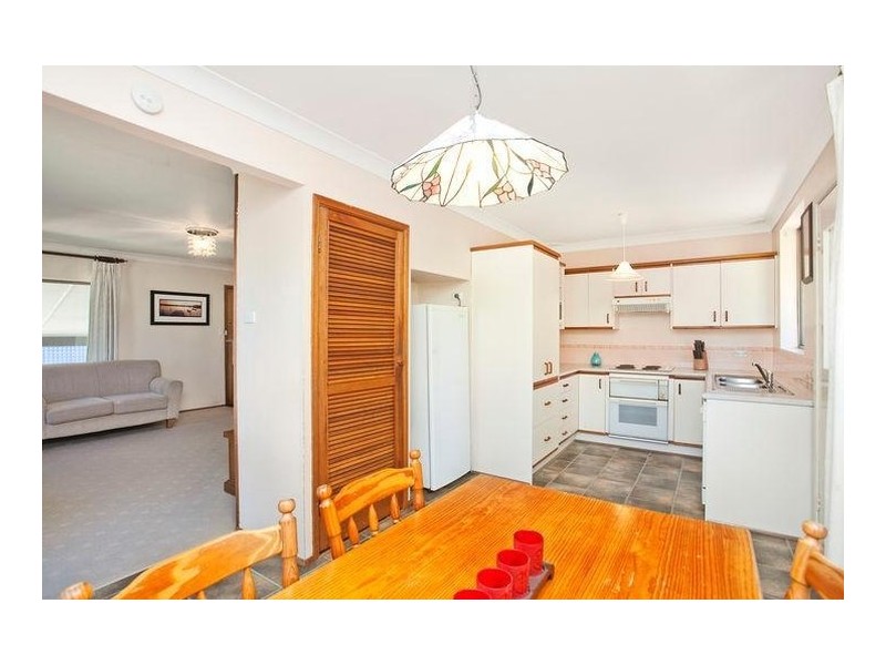 11 Haynes Street, Wyoming NSW 2250